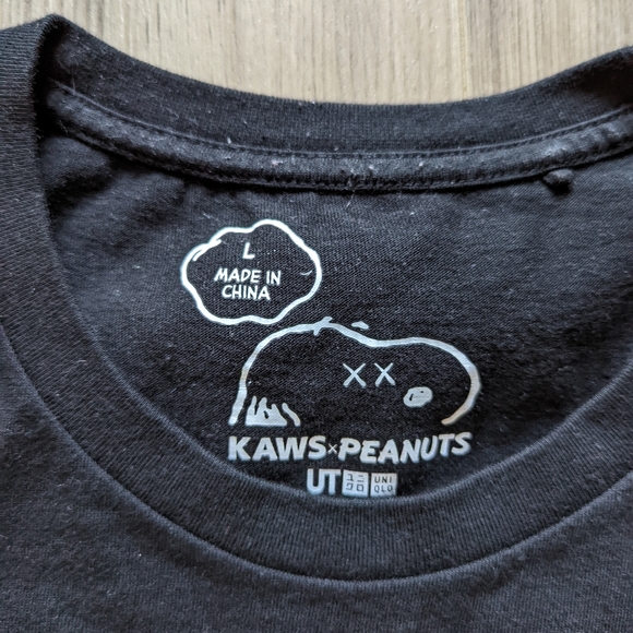 Kaws x Uniqlo Peanuts Snoopy Pocket T-shirt - Picture 3 of 5